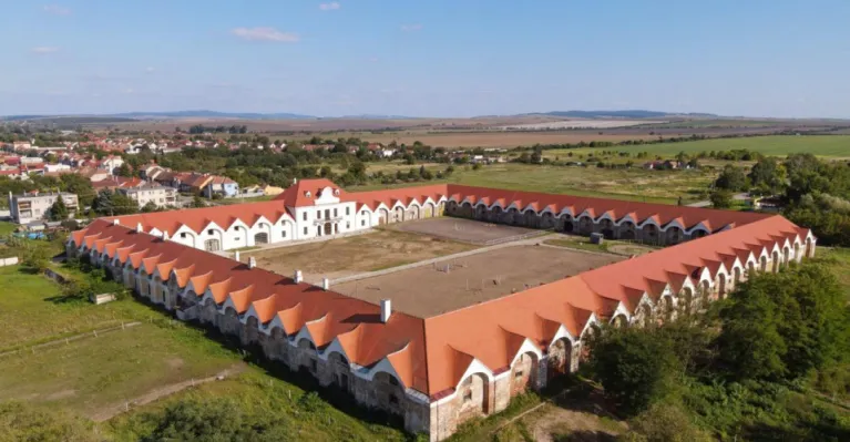 Obnovený žrebčín | Zdroj: Fb Obec Kopčany
