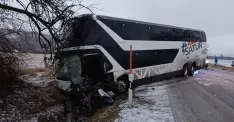 Nehoda autobusu medzi Rohožníkom a Sološnicou (zdroj: Polícia SR)
