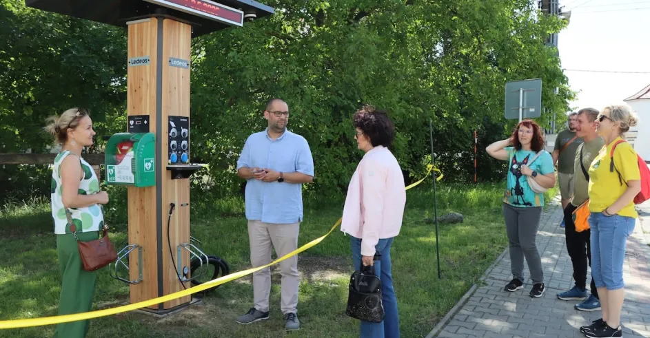 Sobotiste Nabijacka Elektrobicykle Defivrilator