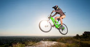 Cyklista Skok Bikepark Ilustracne