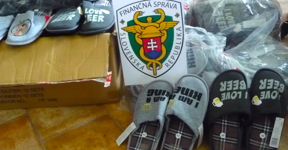 Fejky Papuce Colna Sprava