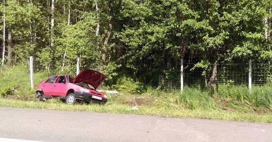 Nehoda D2 Auto na Streche