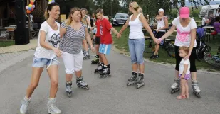 Inline Parada Rekod Najdlhsia Ziva Retaz Inline Korculiarov Batov Kanal