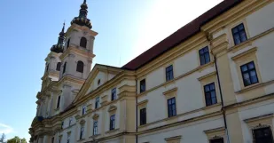 Gymnazium Jana Bosca Sastin Straze