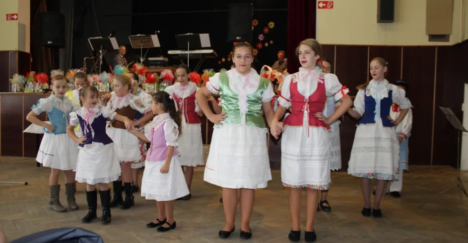 Detsky Folklorny Subor Nadej Kuklov Cary