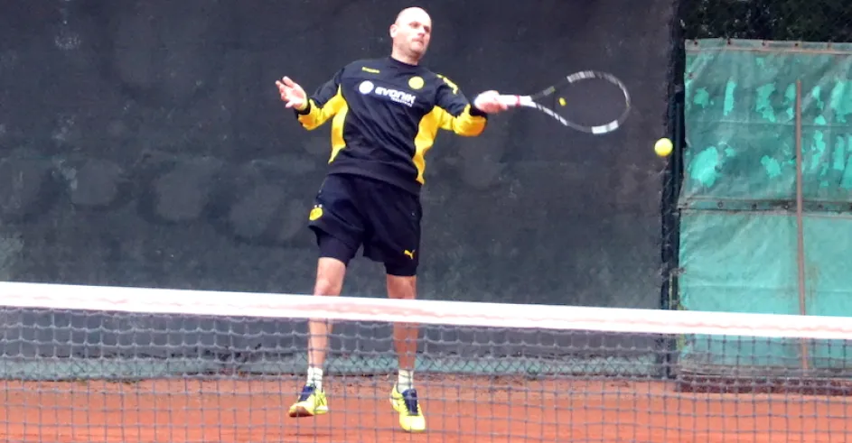 Tenis