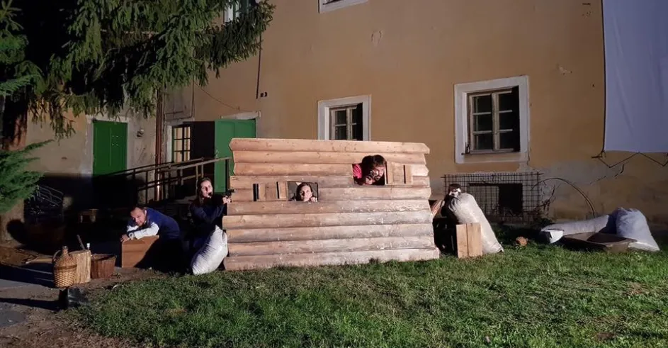 Divadlo na Hambalku Vietor v Korunach Sasafrasu
