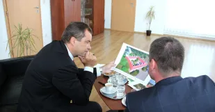 Velvyslanec Kasicky o Strategickych Projektoch Malaciek