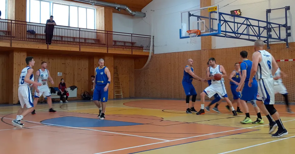 Basketbal Holic