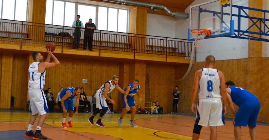 Basketbal Holic