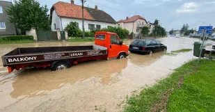 Cesta Po Búrke Zaplavená Šaštín Stráže