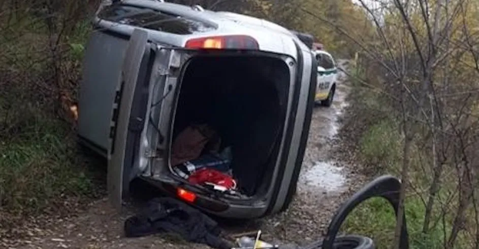 Policia Auto Nehoda Láb 2