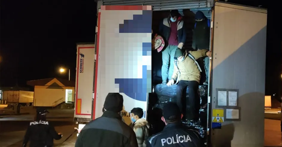 Migranti Brodske Titulka