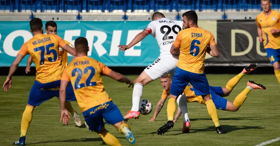 Futbal Senica Pohronie 1