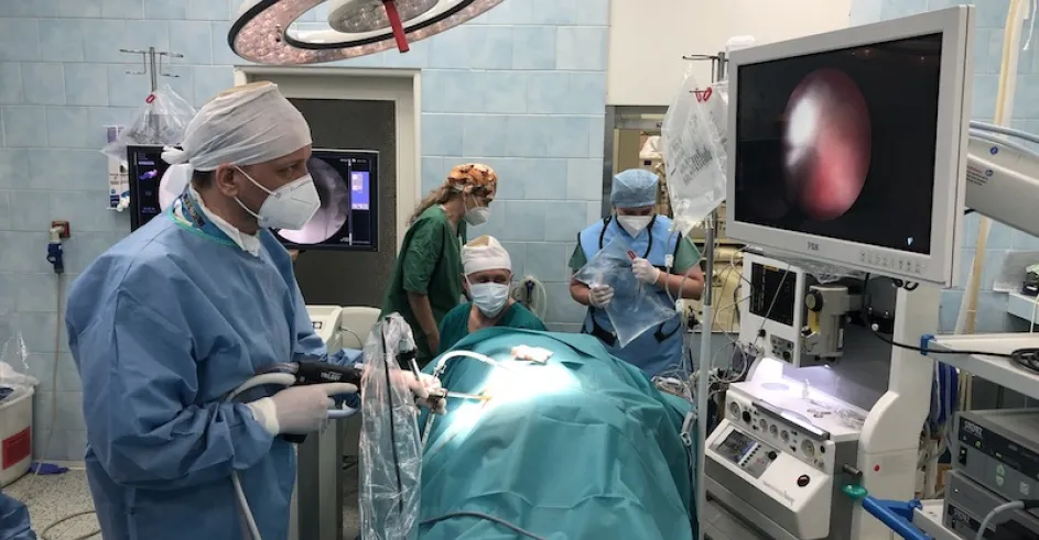 Ultrazvukový Litotriptor na Rozbíjanie Veľkých Kameňov