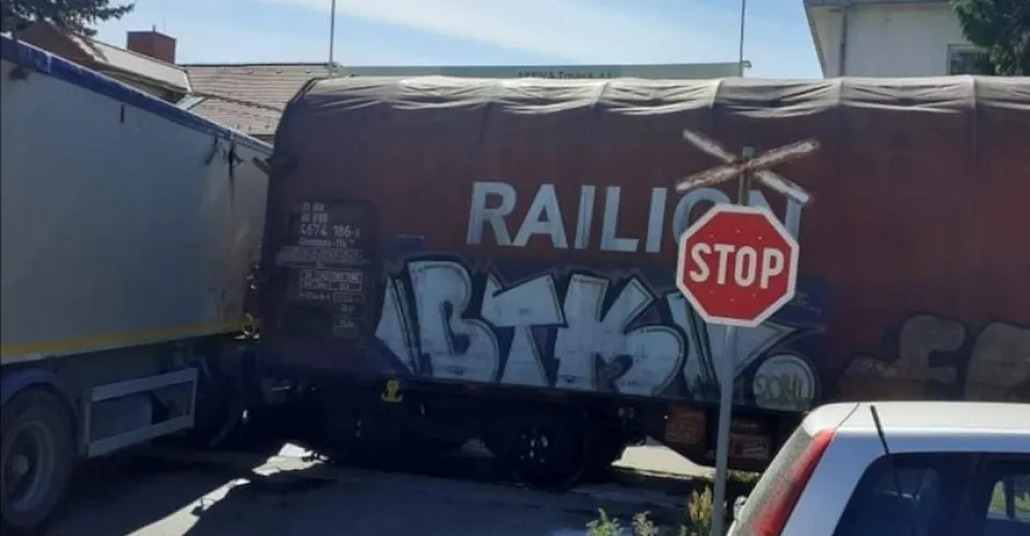 Priecestie Nehoda Vlak Auto Senica2