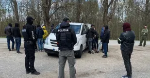 Policia Prevadzac Migranti Brodske
