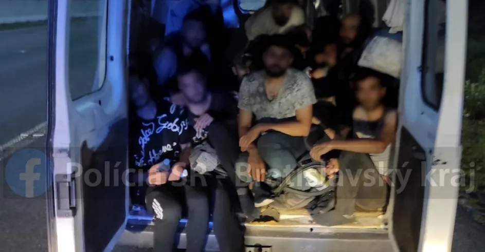 Nelegalni Migranti