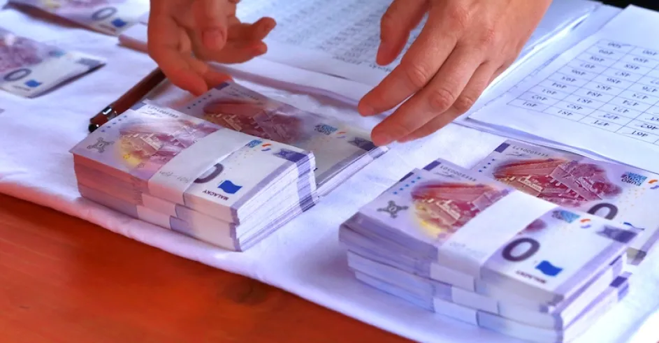 Malackysuvenirova Bankovka Uz Tesi Zberatelov