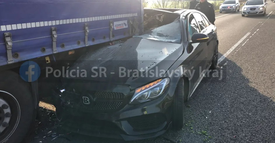 Policia Dialnica D2 Nela Slovakova Brabus Nehoda