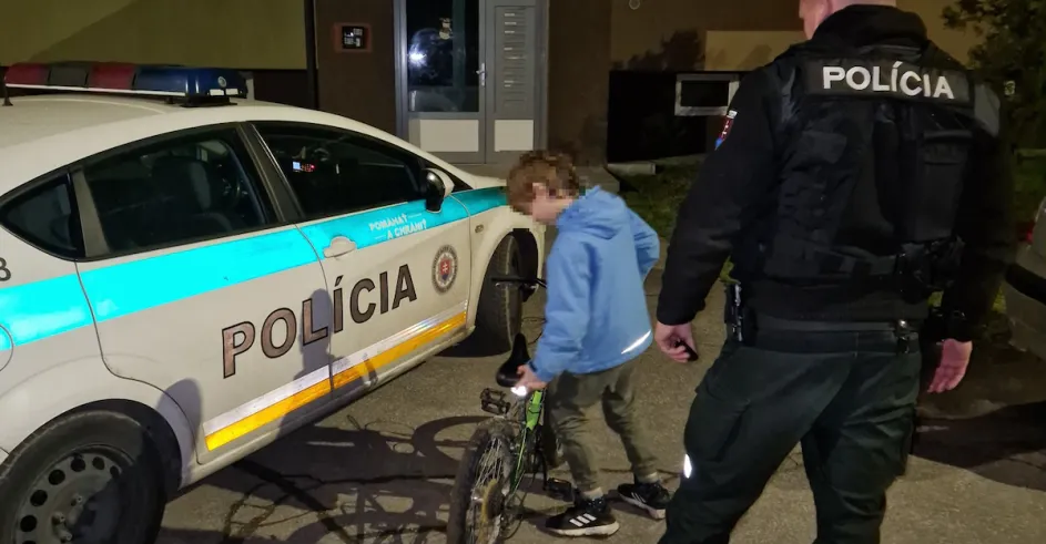 Policia Kopcany Strateni Chlapci