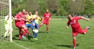 Kunov - Sekule 3:2. Nebezpečná situácia pred bránou hostí.