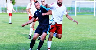 Zo zápasu Slovan Šaštín - Borský Mikuláš 1:1. Foto Rasťo Mjakiš.