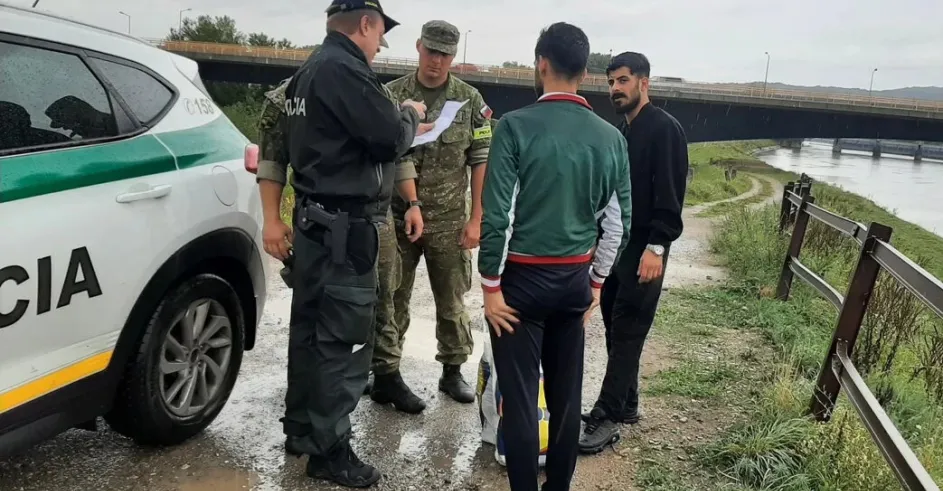 Policia Migranti Ilustracne