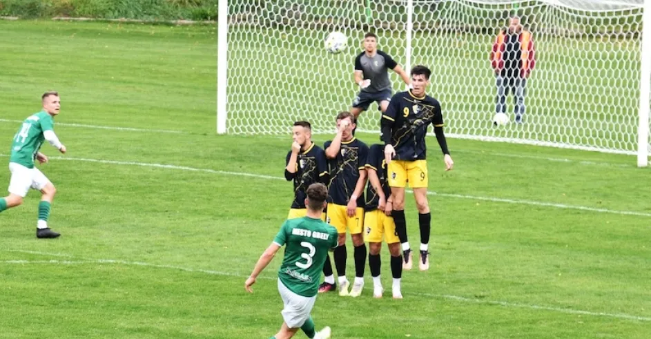 Foto zo zápasu Gbely - Trenč. Stankovce 0:0. Trestný kop Caltíka gólom neskončil. Foto: Ján Bolebruch.