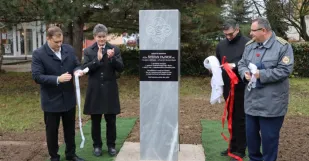 Senica Pamatnik Stefan Fajnor Ml