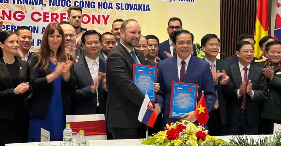 Ttsk Podpis Memoranda o Spolupraci Medzi Trnavskou Zupou a Vietnamskou Provinciou Ha Tinh