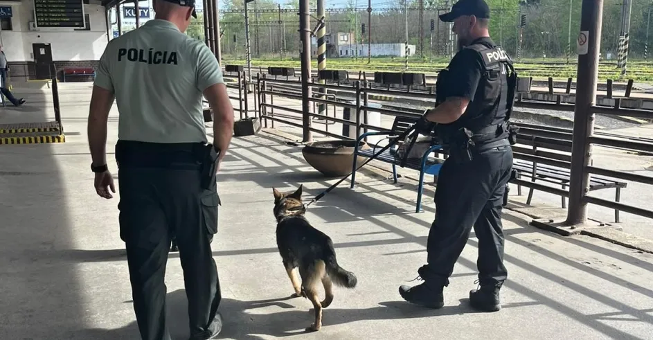 Policia Zeleznica Kuty Vlak 2