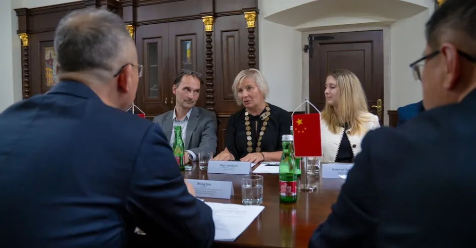 Tlmocnik Milan Ivan Primatorka Mesta Olga Luptakova Zastupkyna Primatorky Katarina Chovancova Autor Fotografie Peter Kanda