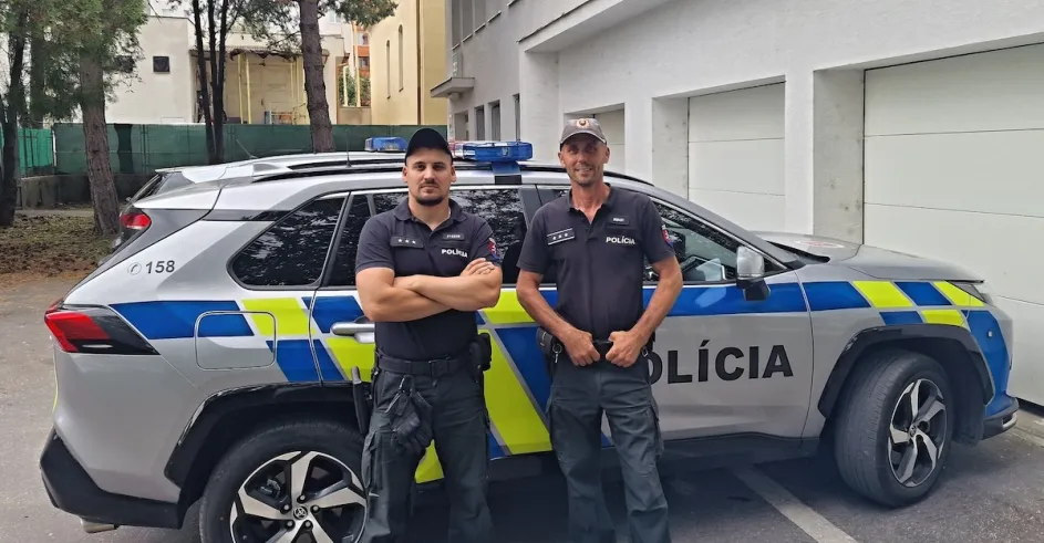 Policia Holic 1