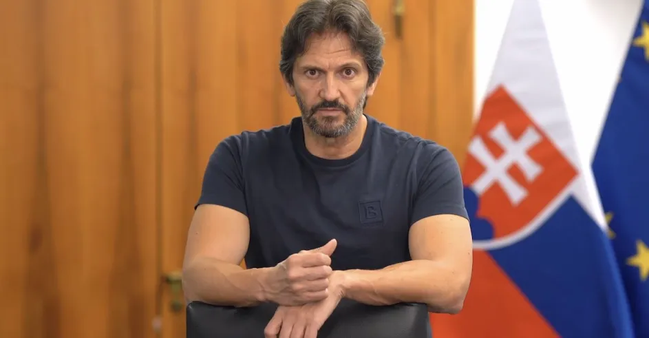 Slovensko Robert Kalinak.png