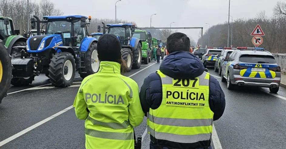 Policia Protest Holic Polnohospodari