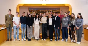 Členovia Mládežníckeho parlamentu mesta Skalica | Foto: Mládežnícky parlament