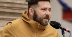 David Lipa na jednom z tohtoročných občianskych protestoch v Malackách (zdroj: Záhorie je Európa / Barbora Cholková)