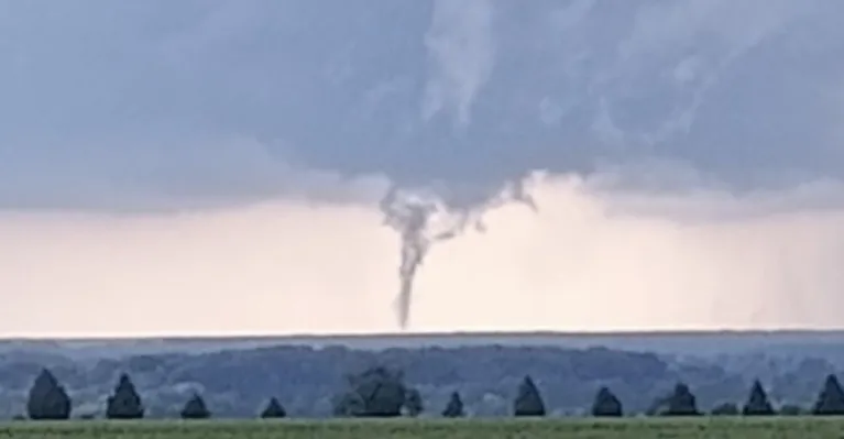 Podozrenie na tornádo pri slovensko-českom pohraničí