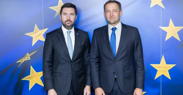 Minister pôdohospodárstva Richard Takáč s eurokomisárom Christophe Hansenom (zdroj: Ministerstvo pôdohospodárstva)