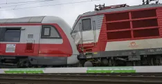Vlaky po nedeľňajšej nehode (zdroj: TASR / Michal Svítok)