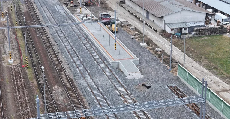 Jedným z veľkých investičných projektov ŽSR je modernizácia trate na Záhorí (zdroj: Facebook / Michal Feik)
