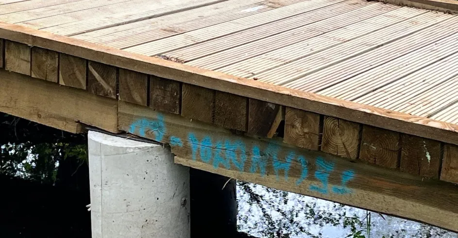 Kastielsky Park Stupava Poskodenie 2
