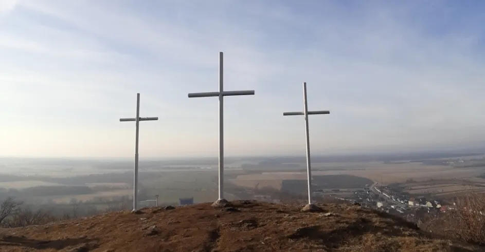 Tri kríže, Pernek, turistika
