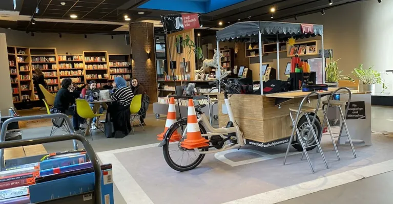 Stadtbibliothek Köln, foto Záhorská knižnica Senica