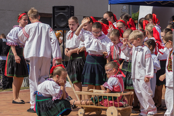 Veresvarancek-festival-detske-krojovane-slavnosti.jpg