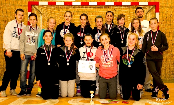 hadzana-strojar-malacky-ziacky-praha-handballshop-cup-2014