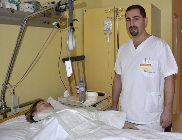 nemocnica_Skalica_ortoped_Daniel_Vidovic_operacia