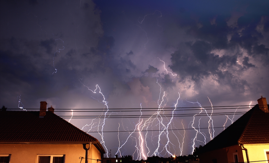 20 minút búrky v Senici v jednom zábere. Foto: Pavol Janúšek