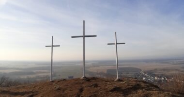 Tri kríže, Pernek, turistika